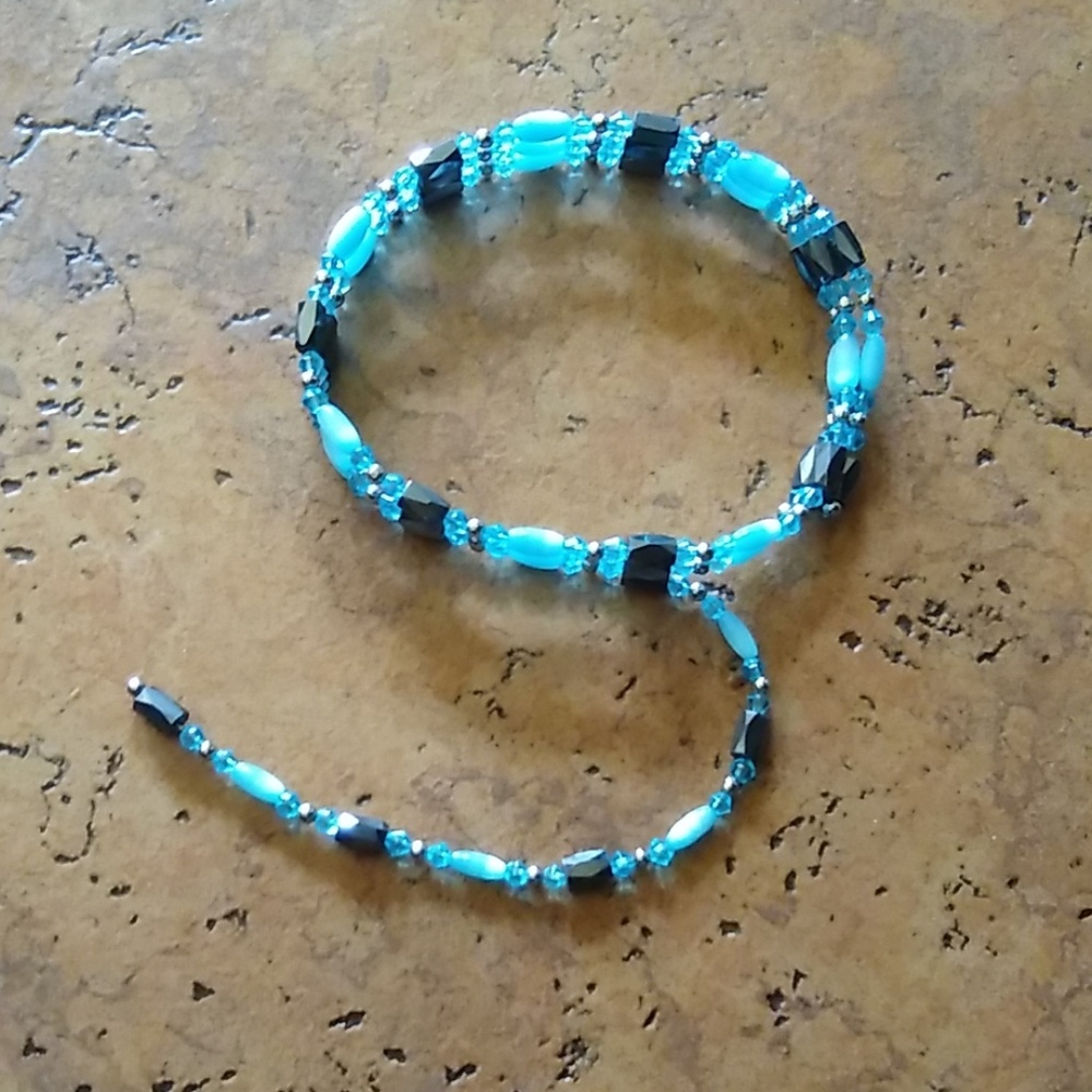 ♥️SOLD!♥️Magnetic Beaded Necklace/Bracelet - Picture 2 of 8